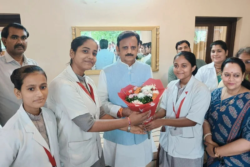 नर्सिंग परीक्षा परिणाम के लिए विद्यार्थियों ने उप मुख्यमंत्री श्री शुक्ल का जताया आभार
